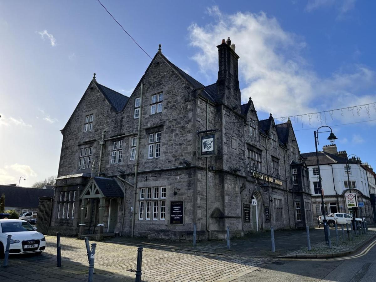 The Bull Hotel Llangefni Dış mekan fotoğraf